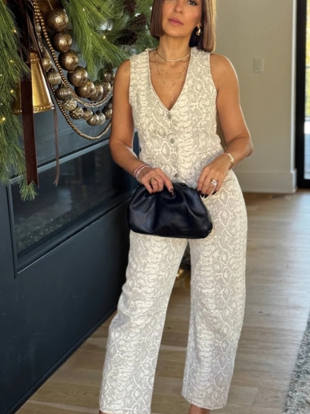 Sleeveless V-Neck Printed Vest+Barrel Pant in Ivory